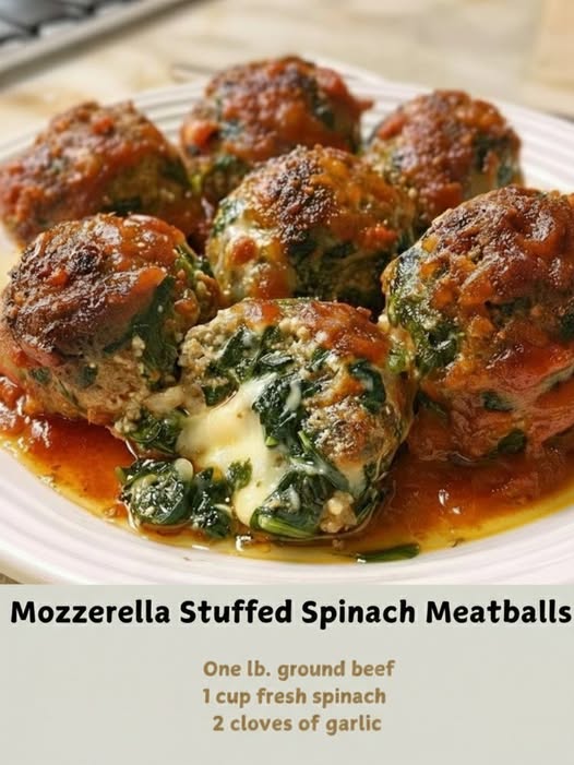 🧀 Keto Mozzarella Stuffed Spinach Meatballs